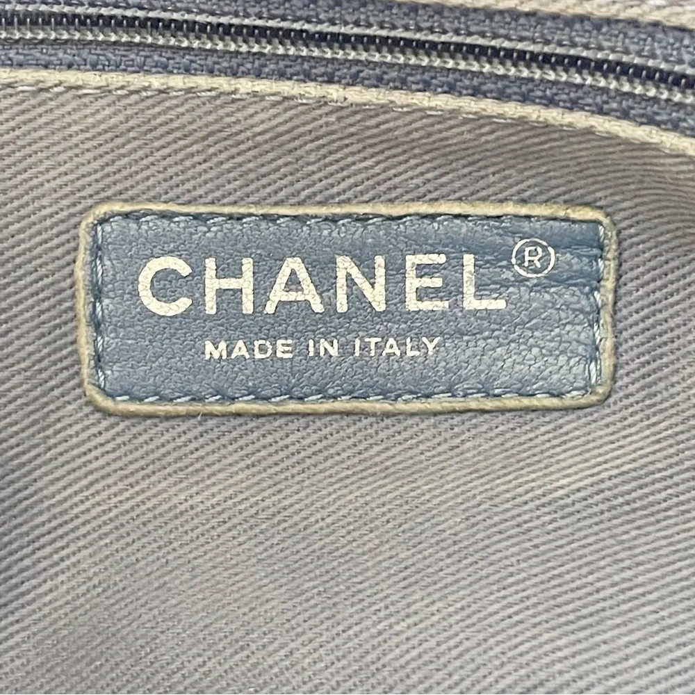 Chanel blue perforated and quilted leather Up  In The Air shoulder tote bag - Picture 12 of 13